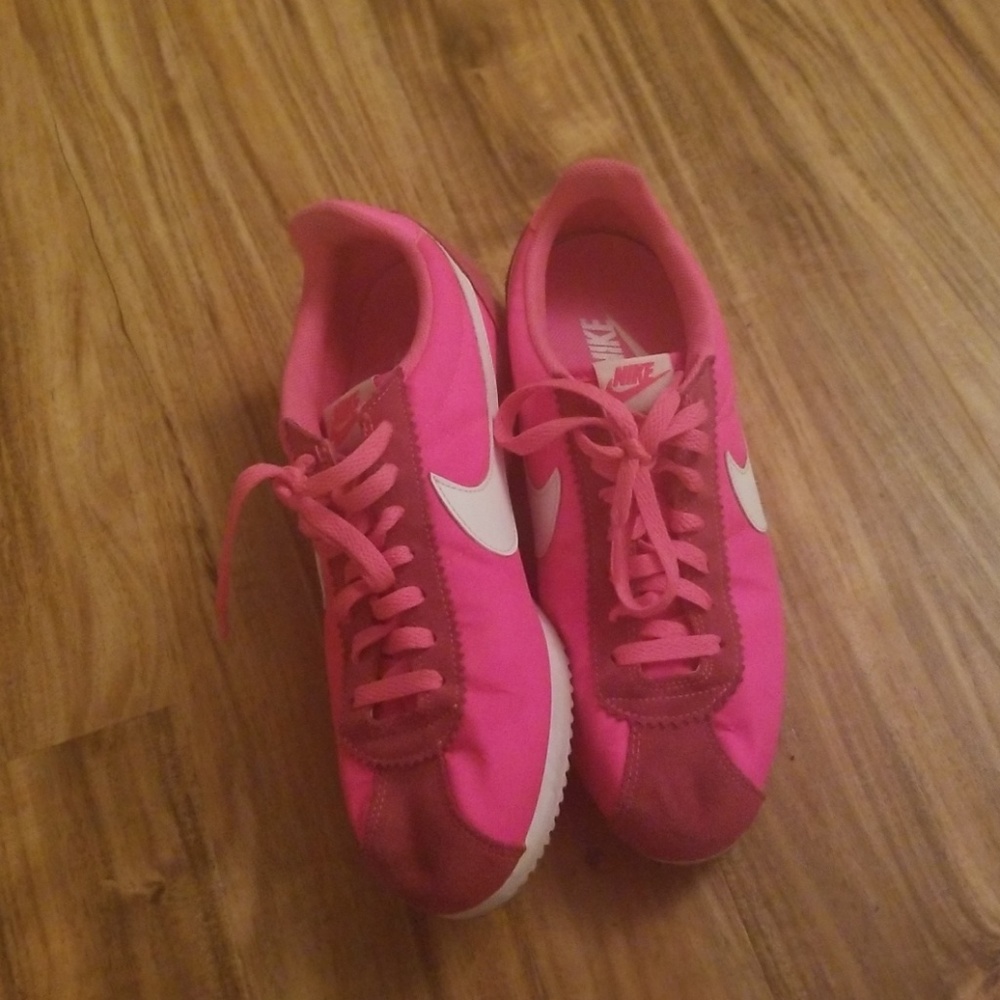 Nike women  shoe size 10